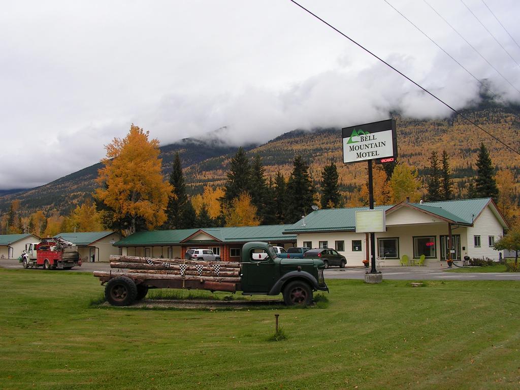 Bell Mountain Motel Mcbride Bagian luar foto