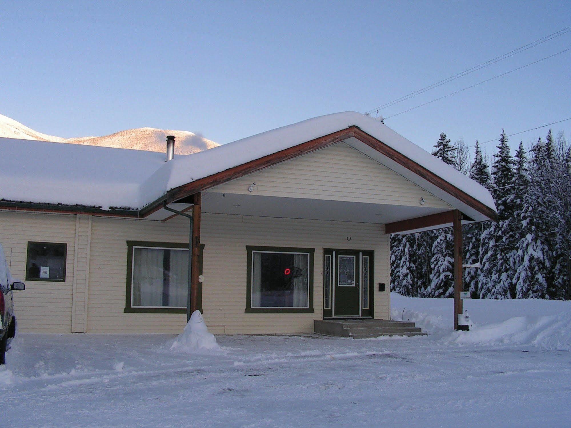 Bell Mountain Motel Mcbride Bagian luar foto