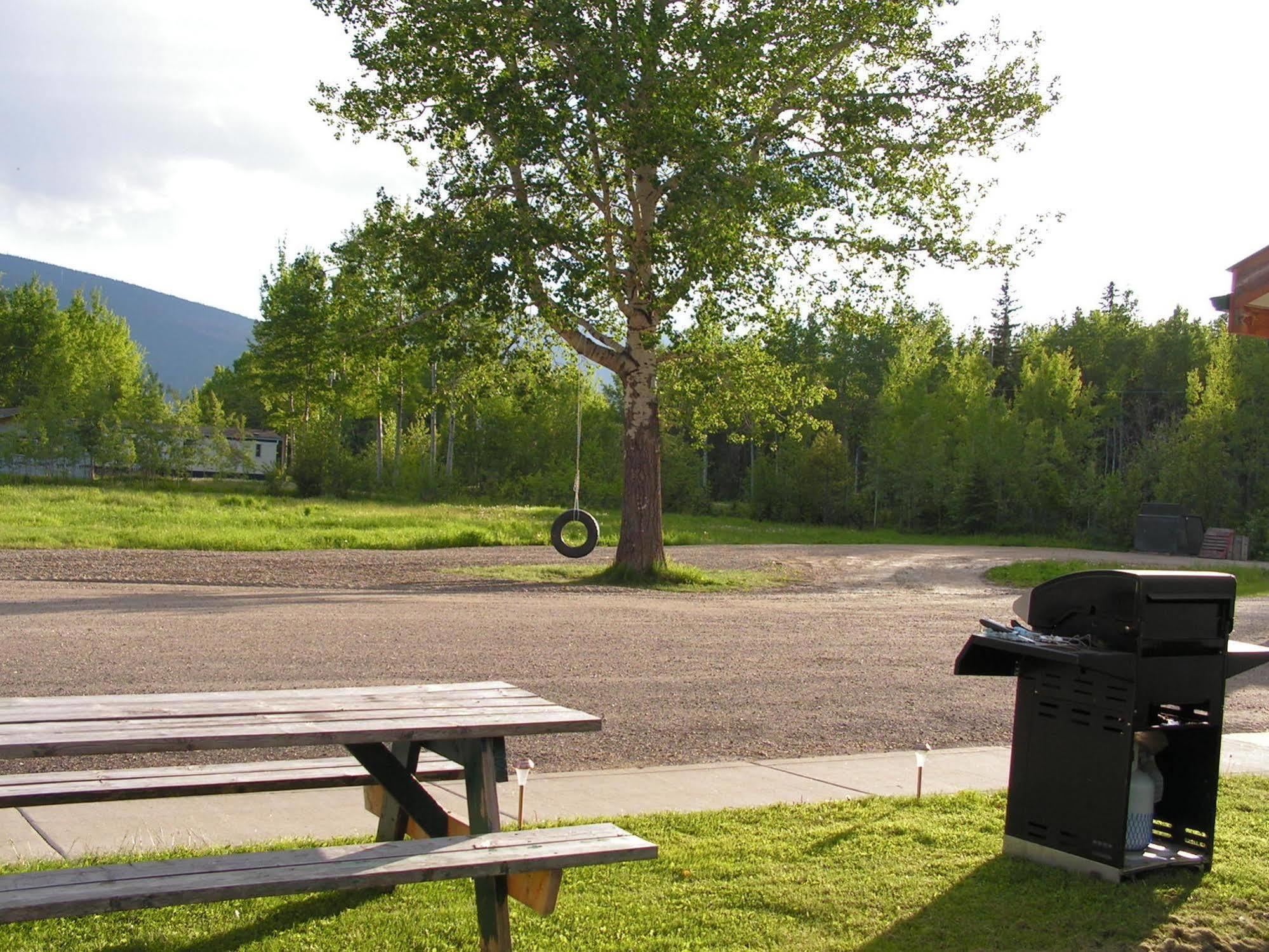 Bell Mountain Motel Mcbride Bagian luar foto
