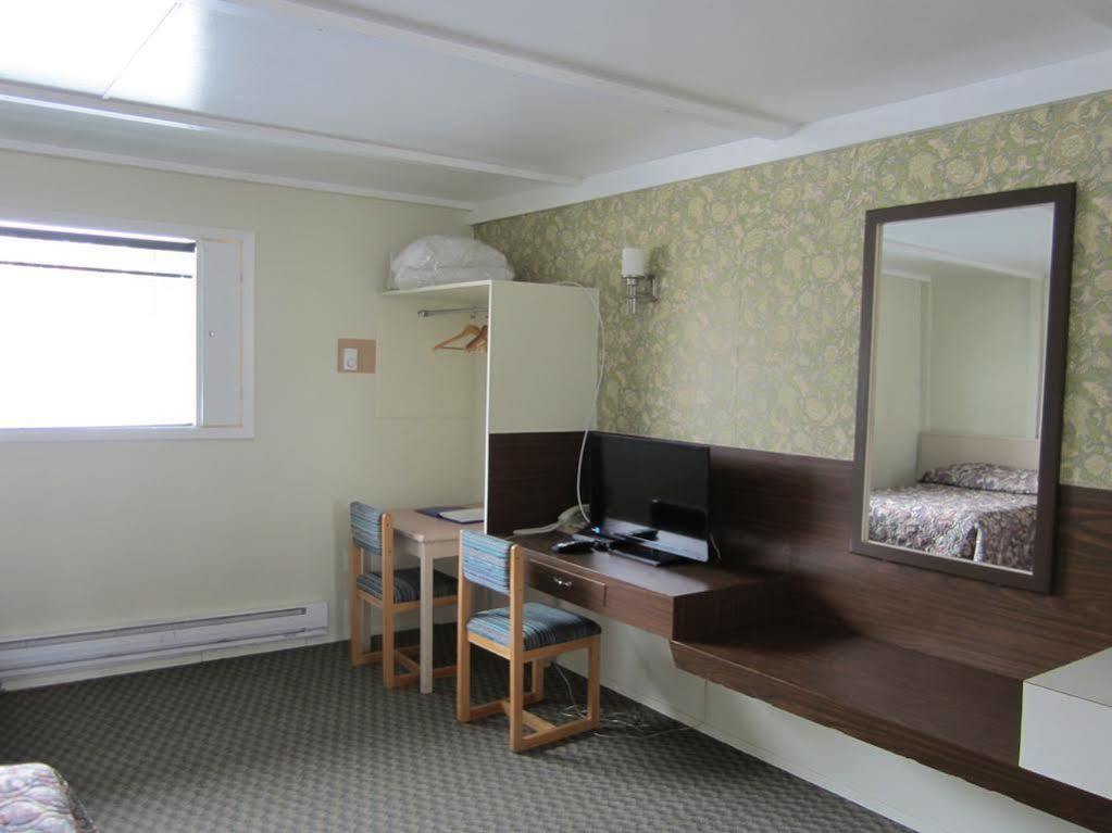 Bell Mountain Motel Mcbride Bagian luar foto
