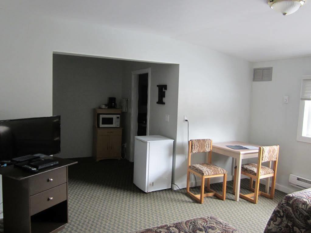 Bell Mountain Motel Mcbride Bagian luar foto