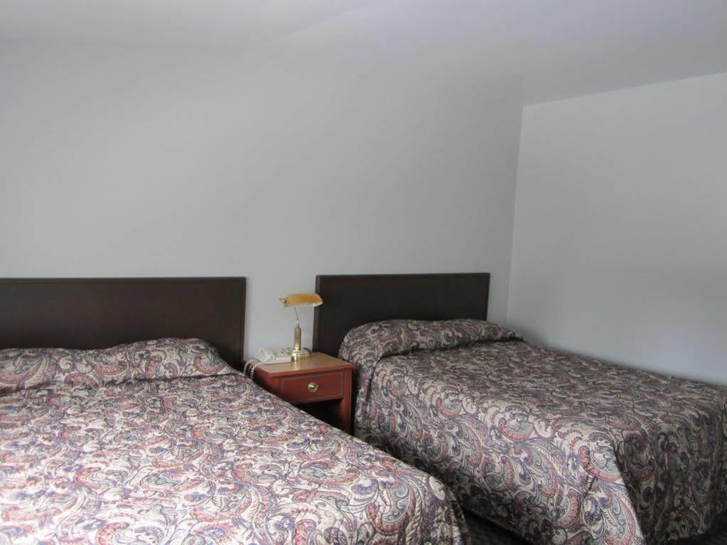Bell Mountain Motel Mcbride Bagian luar foto